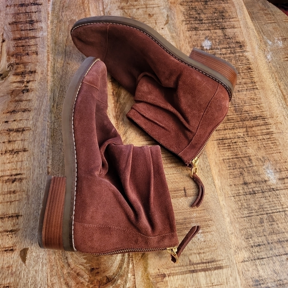 COLE HAAN Suede back zipper ankle booties Size 9.5B